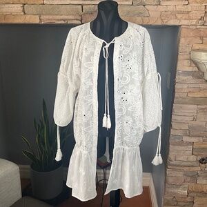 Anthropologie Maeve White Eyelet Romantic Ruffle Kimono Resortwear Cruise Travel